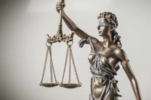 Balance de justice et Fa Vodun — gagner un proces rituel judiciaire Ouidah Maitre Mietonou