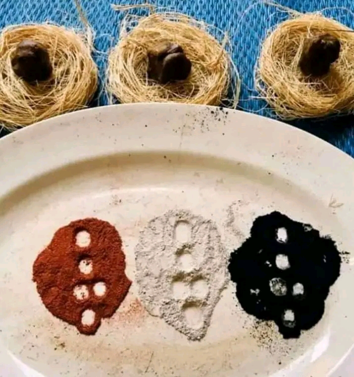 Poudres sacrees tricolores rituel Vodun